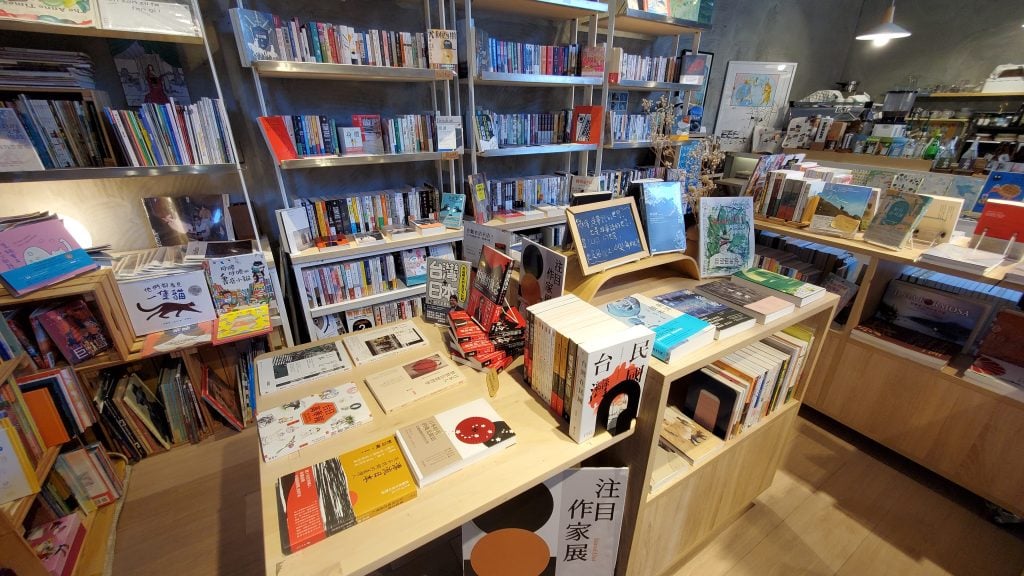 台北 | 中正區 | 華山青鳥 | 書店與咖啡店的美好結合